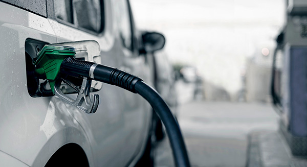 Can a Fuel Pump at the Gas Station Malfunction and Not Shut Off Automatically? | Auto Masters Repair